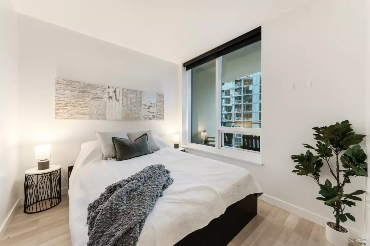 Dining Area Photo of 912 68 Smithe Street, Vancouver, BC