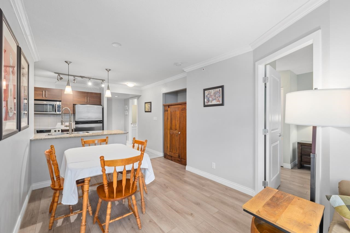 Dining Area Photo of 604 814 Royal Avenue, New Westminster, BC