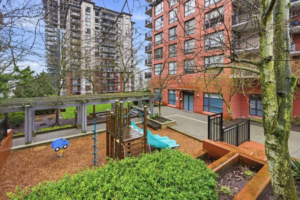 Garage Interior Photo of 604 814 Royal Avenue, New Westminster, BC