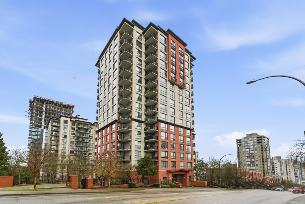 Outdoor Deck Photo of 604 814 Royal Avenue, New Westminster, BC