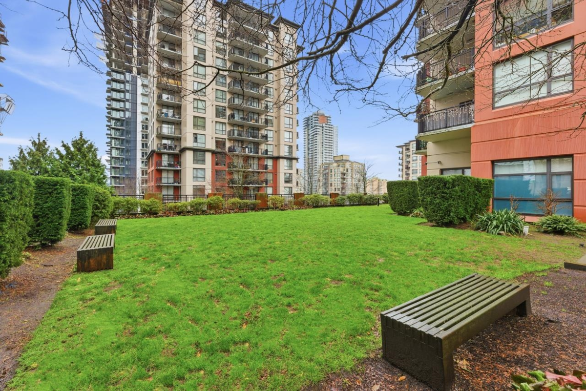 Staircase Photo of 604 814 Royal Avenue, New Westminster, BC