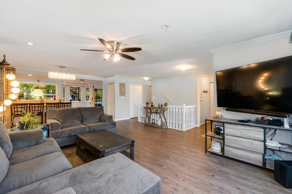 Breakfast Nook Photo of 31438 Chalmers Place, Abbotsford, BC