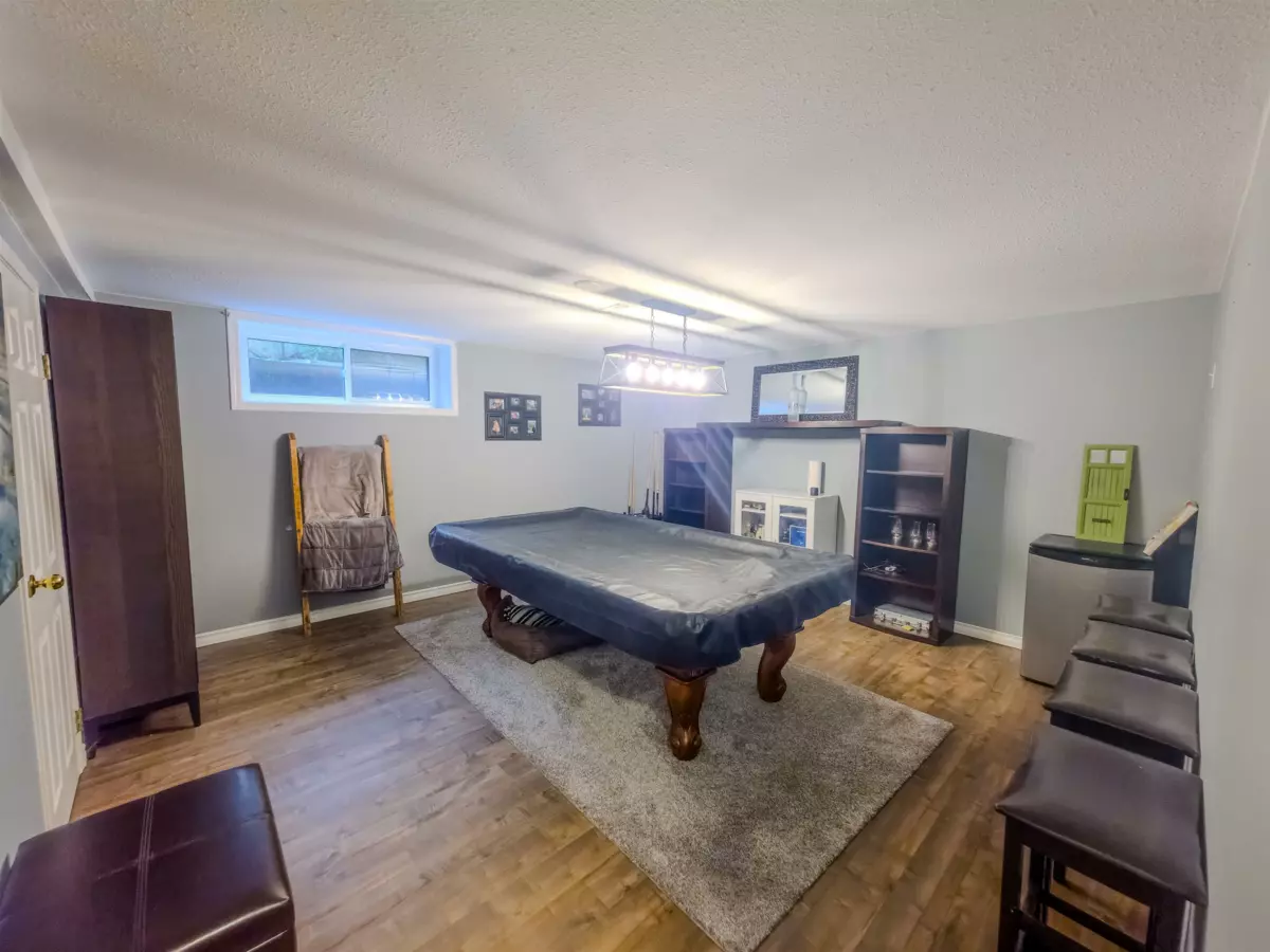Garage Interior Photo of 31438 Chalmers Place, Abbotsford, BC