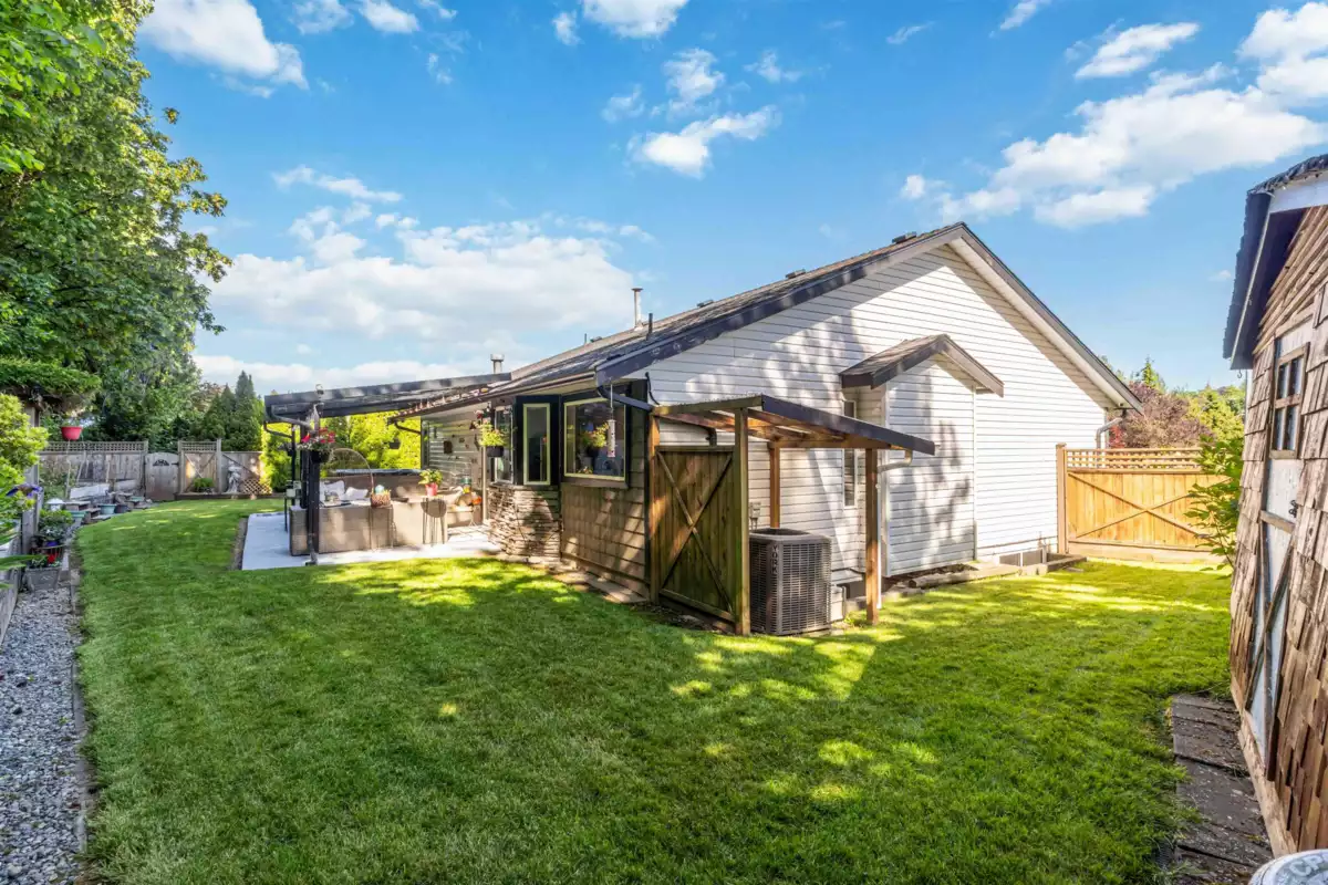 Swimming Pool Photo of 31438 Chalmers Place, Abbotsford, BC