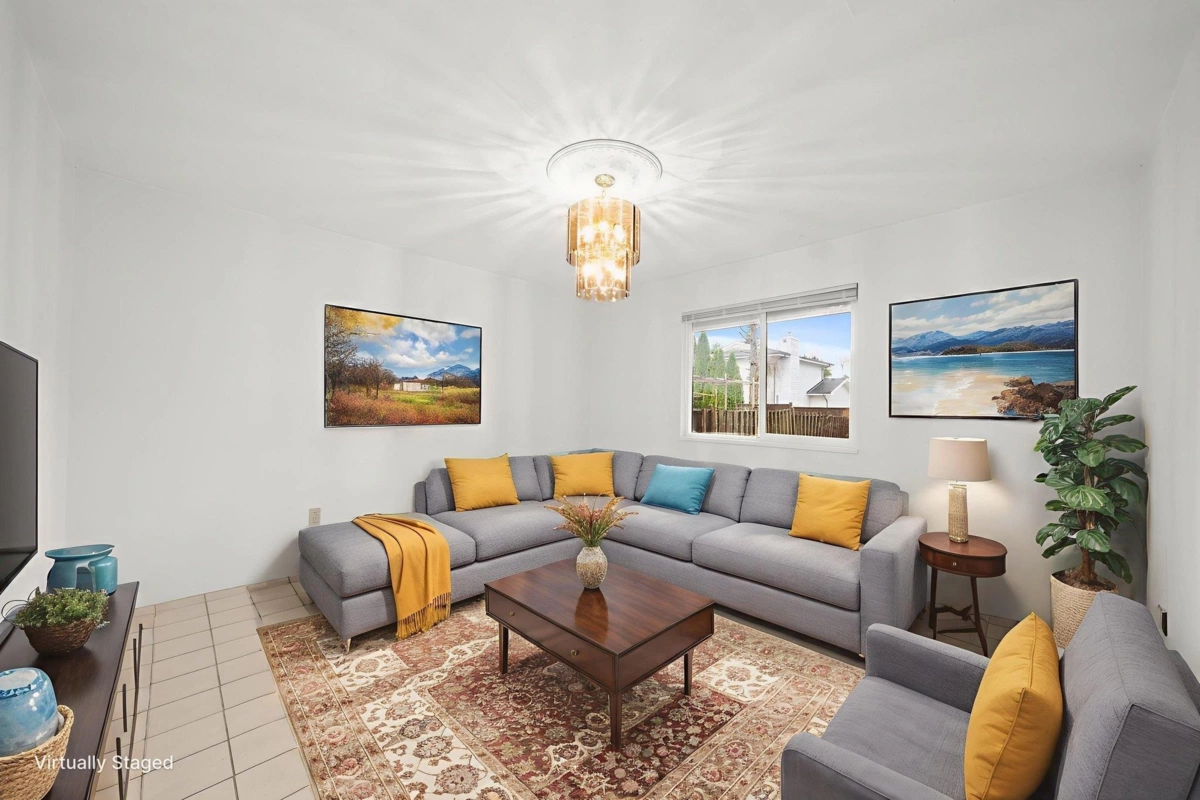 Breakfast Nook Photo of 1140 Lansdowne Drive, Coquitlam, BC