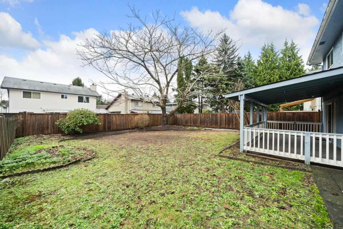 Garage Interior Photo of 1140 Lansdowne Drive, Coquitlam, BC