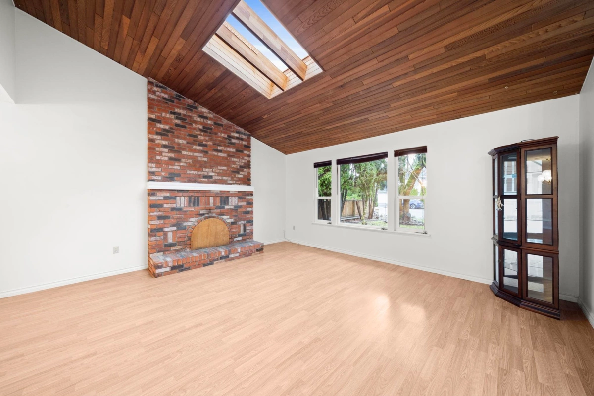Kitchen Photo of 1140 Lansdowne Drive, Coquitlam, BC