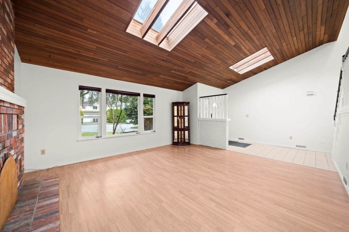 Pantry Photo of 1140 Lansdowne Drive, Coquitlam, BC