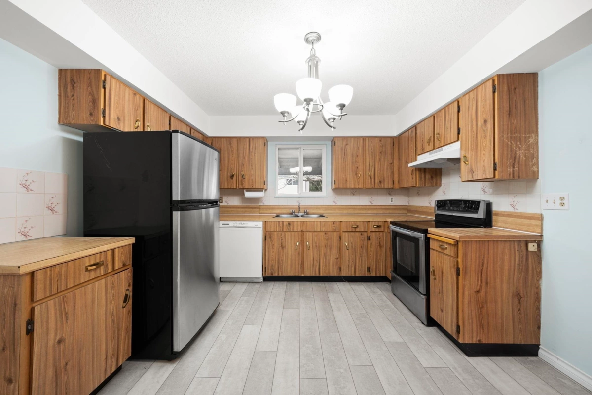 Primary Bedroom Photo of 1140 Lansdowne Drive, Coquitlam, BC