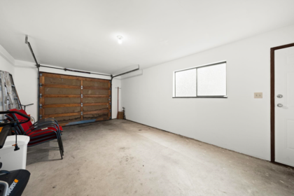 Hallway Photo of 1140 Lansdowne Drive, Coquitlam, BC