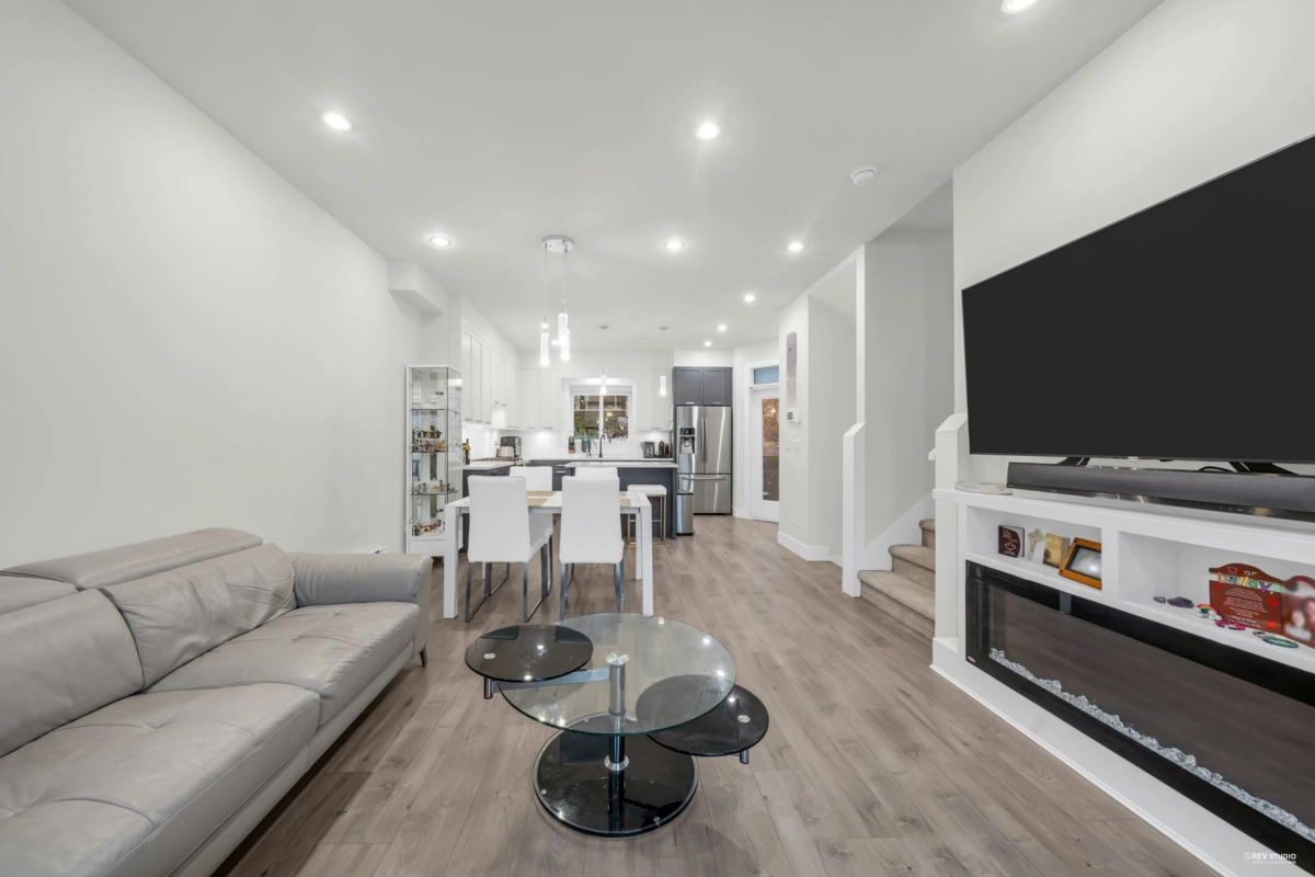 Basement Recreation Room Photo of 3 188 Wood Street, New Westminster, BC