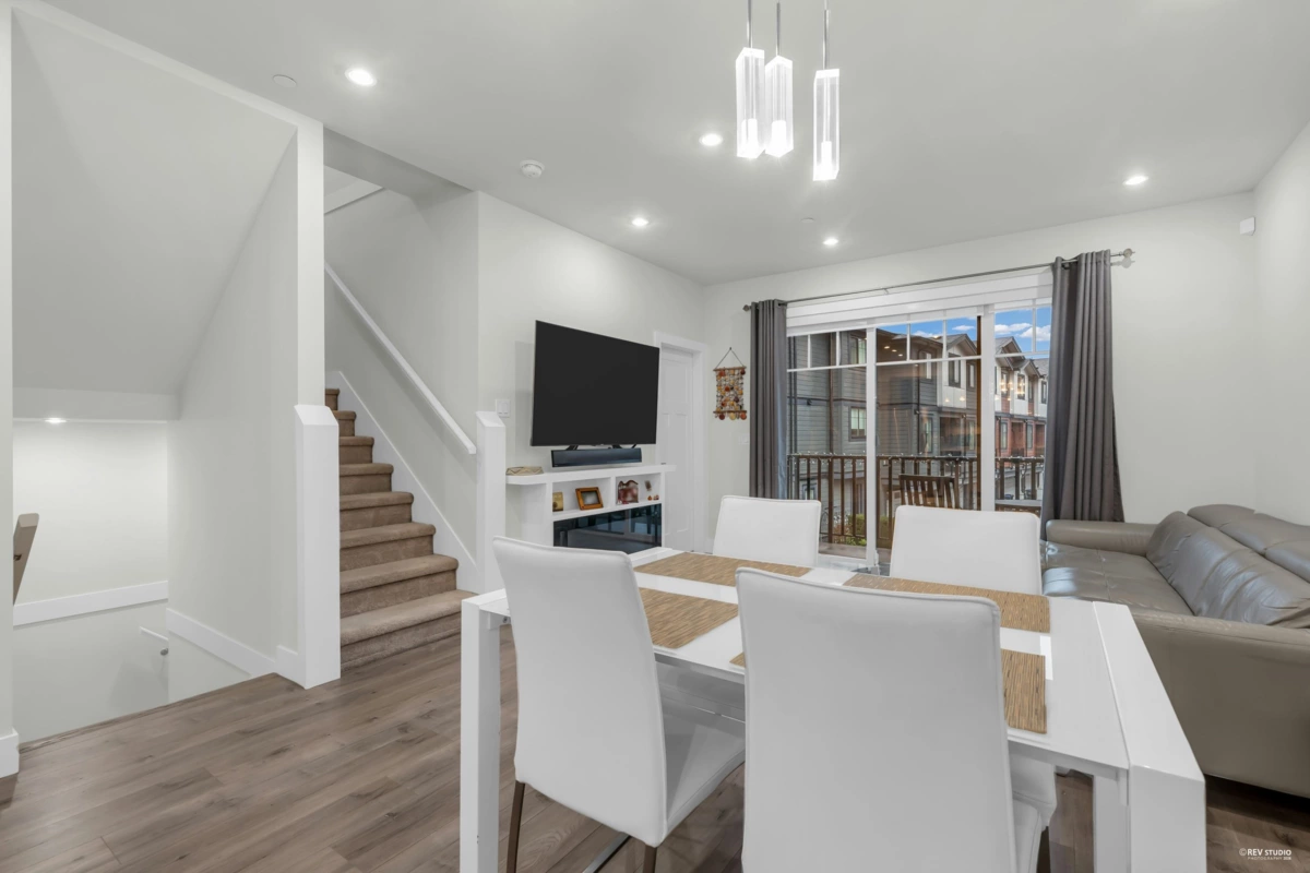 Entry Foyer Photo of 3 188 Wood Street, New Westminster, BC