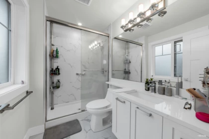 Walk-In Closet Photo of 3 188 Wood Street, New Westminster, BC