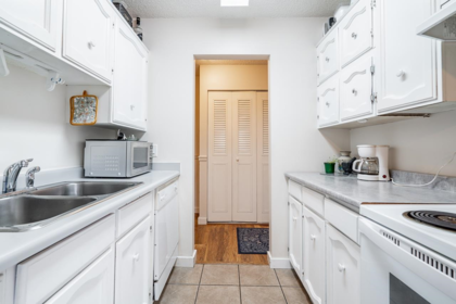 Primary Bedroom Photo of 341 1909 Salton Road, Abbotsford, BC