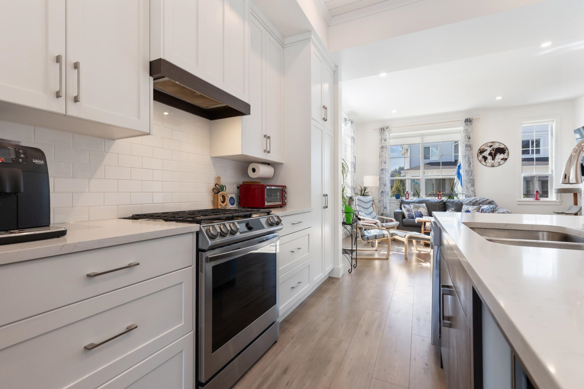 Dining Area Photo of 8 8200 Foxfern Road, Chilliwack, BC