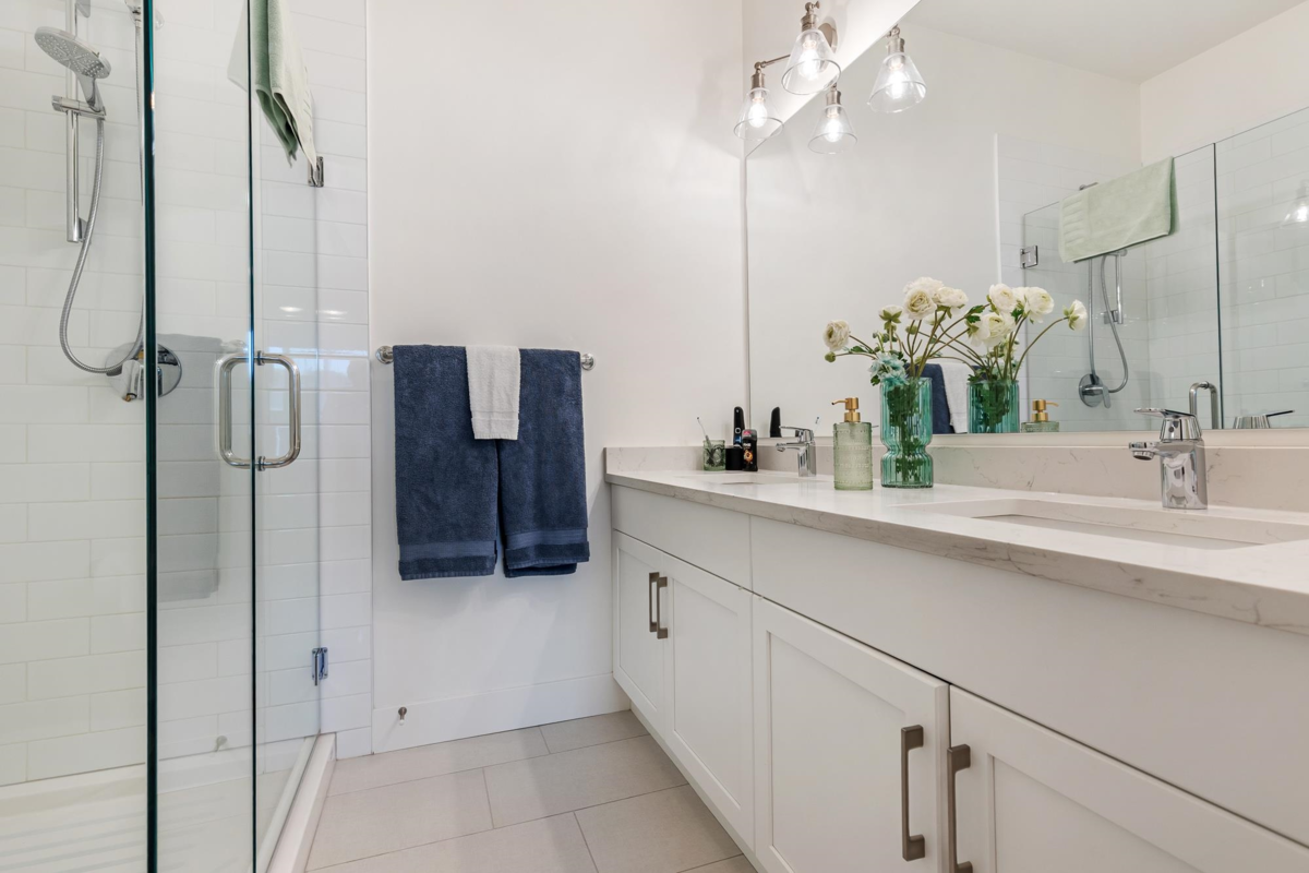Entry Foyer Photo of 8 8200 Foxfern Road, Chilliwack, BC