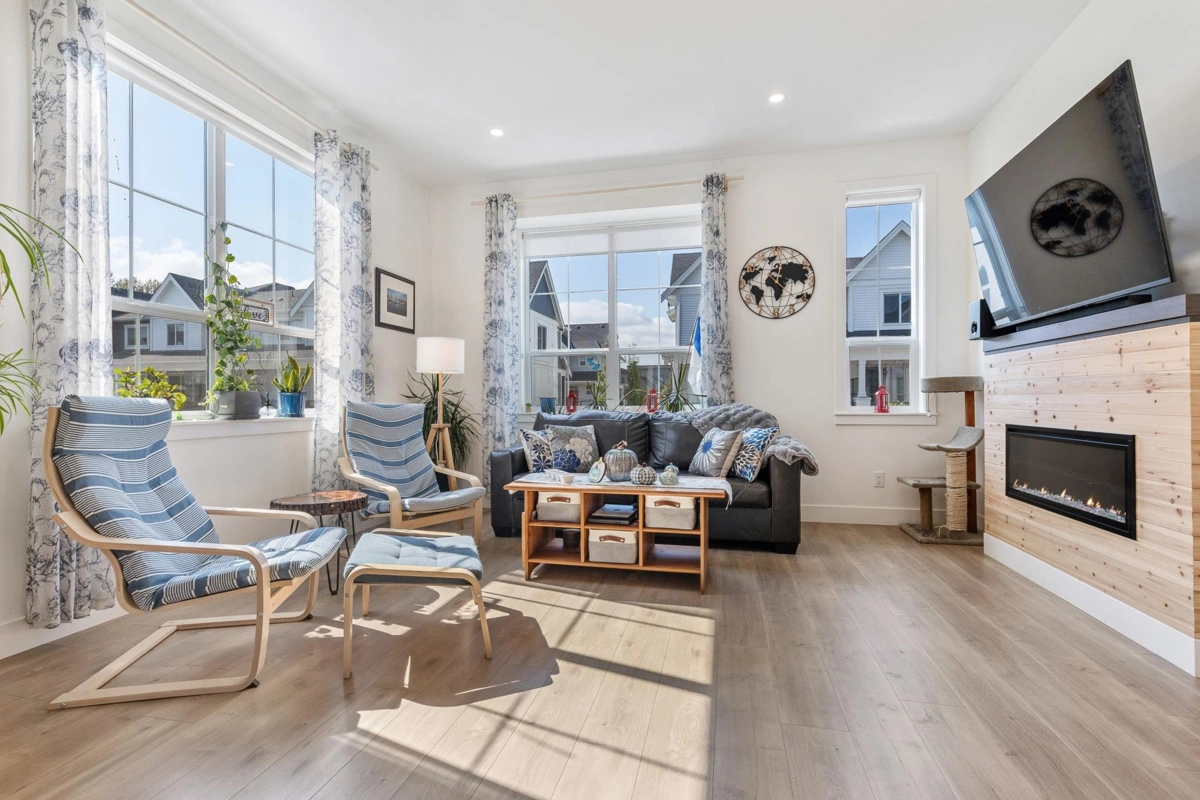 Walk-In Closet Photo of 8 8200 Foxfern Road, Chilliwack, BC