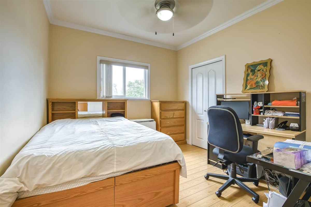 Powder Room Photo of 6484 134 Street, Surrey, BC