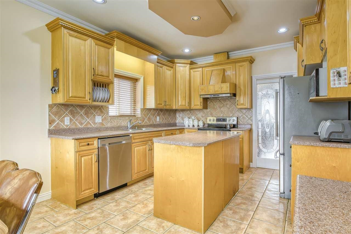 Primary Bedroom Photo of 6484 134 Street, Surrey, BC