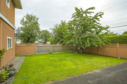 Hallway Photo of 6484 134 Street, Surrey, BC
