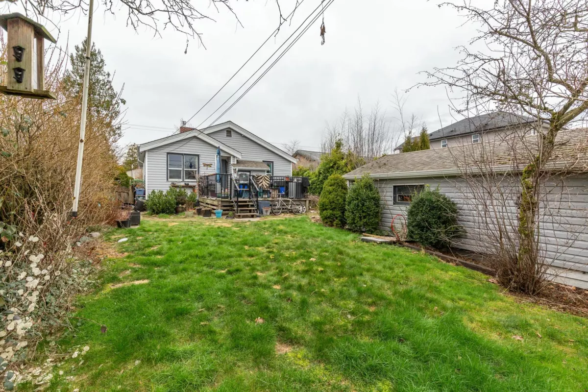 Backyard Photo of 33582 7 Avenue, Mission, BC