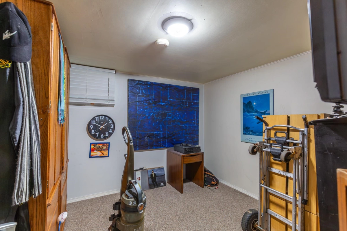 Hallway Photo of 33582 7 Avenue, Mission, BC