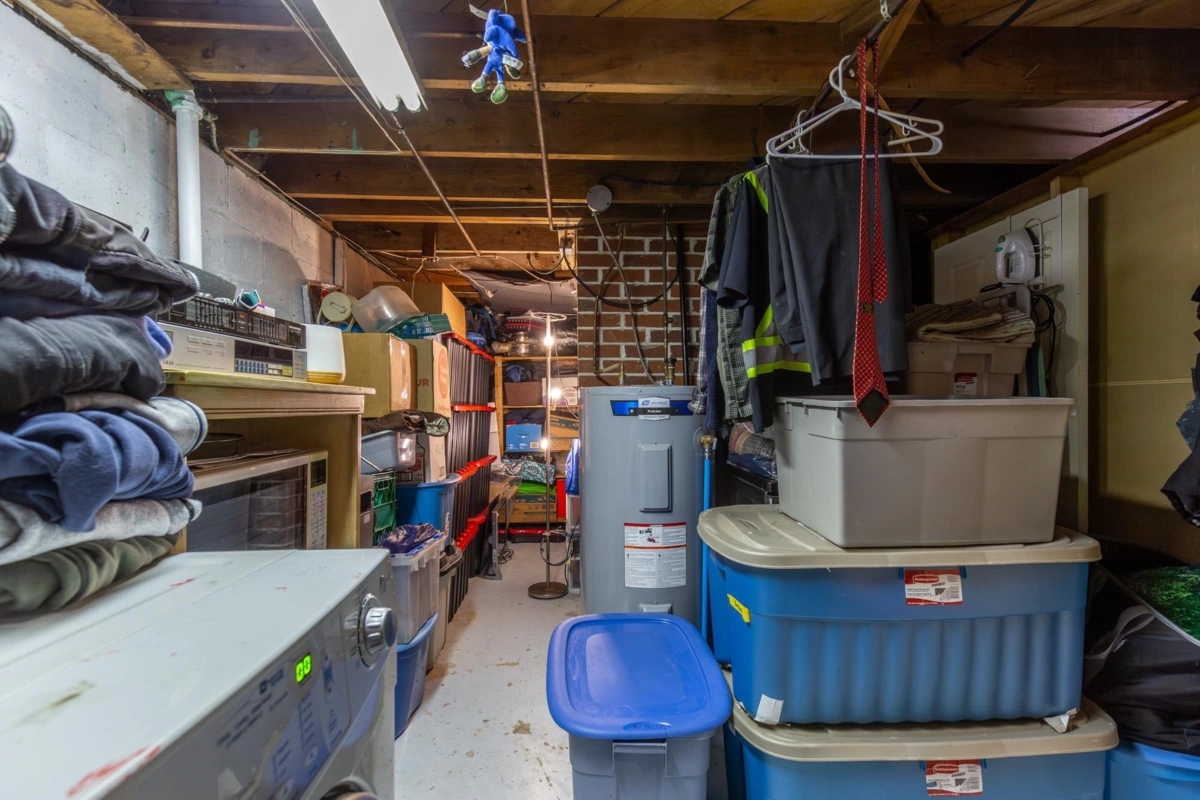 Laundry Room Photo of 33582 7 Avenue, Mission, BC