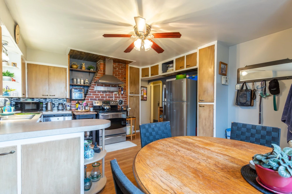 Powder Room Photo of 33582 7 Avenue, Mission, BC