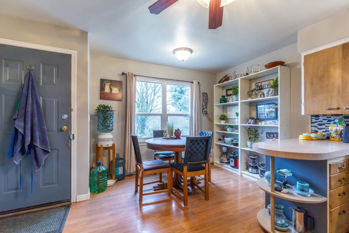 Primary Bathroom Photo of 33582 7 Avenue, Mission, BC