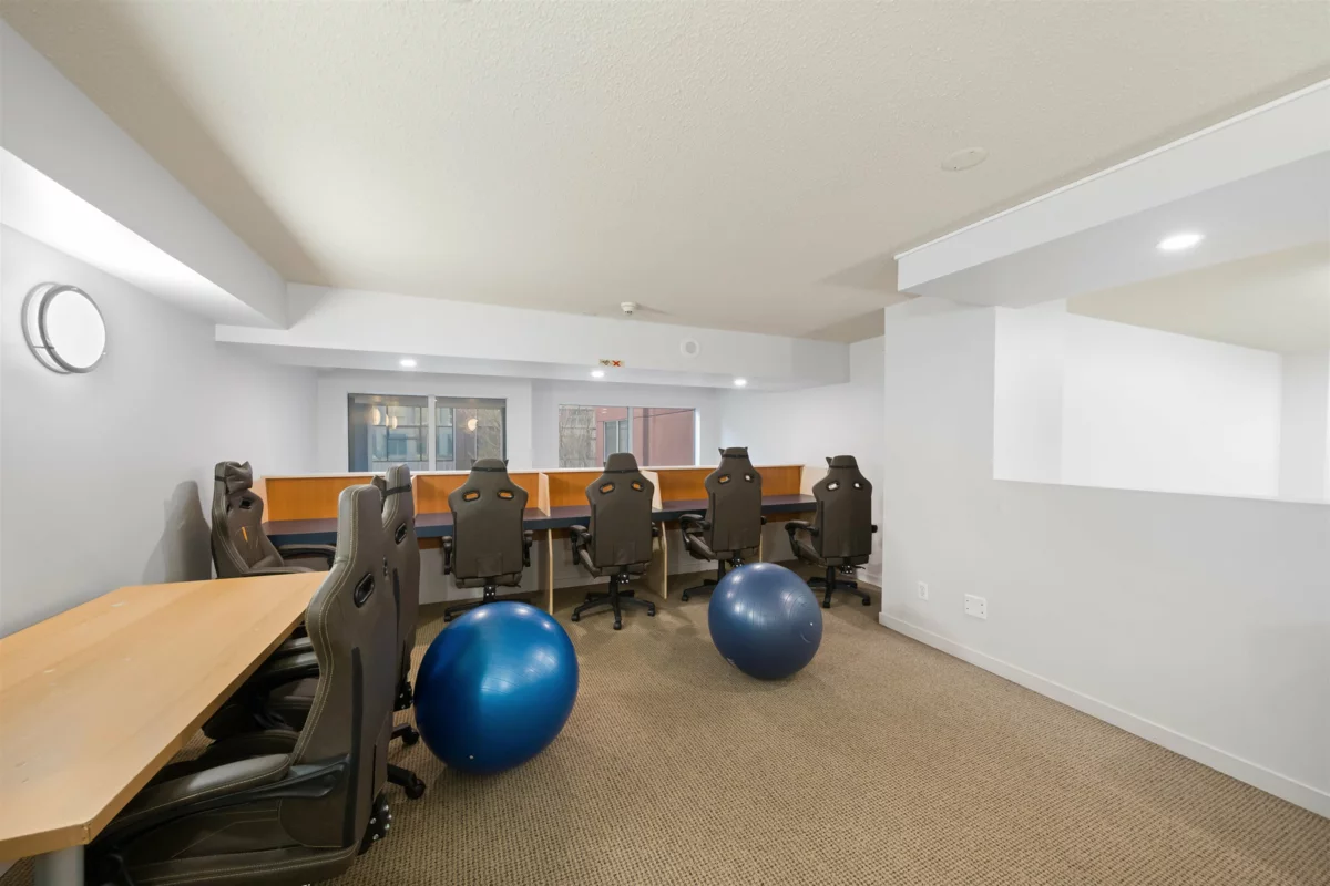 Aerial View of 1012 933 Seymour Street, Vancouver, BC