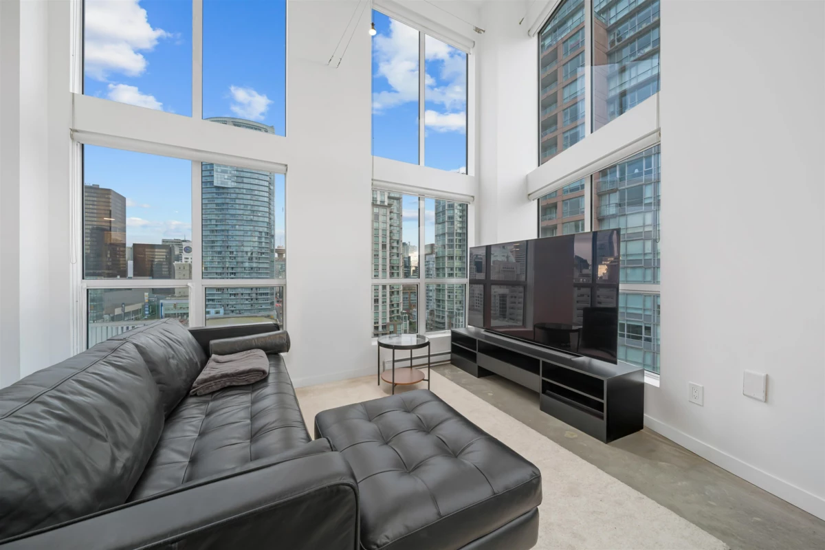 Exterior Rear Photo of 1012 933 Seymour Street, Vancouver, BC