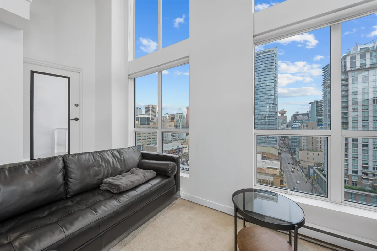 Family Room Photo of 1012 933 Seymour Street, Vancouver, BC