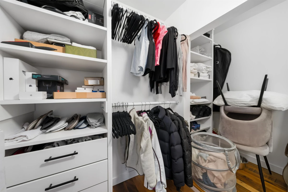 Garage Interior Photo of 1012 933 Seymour Street, Vancouver, BC