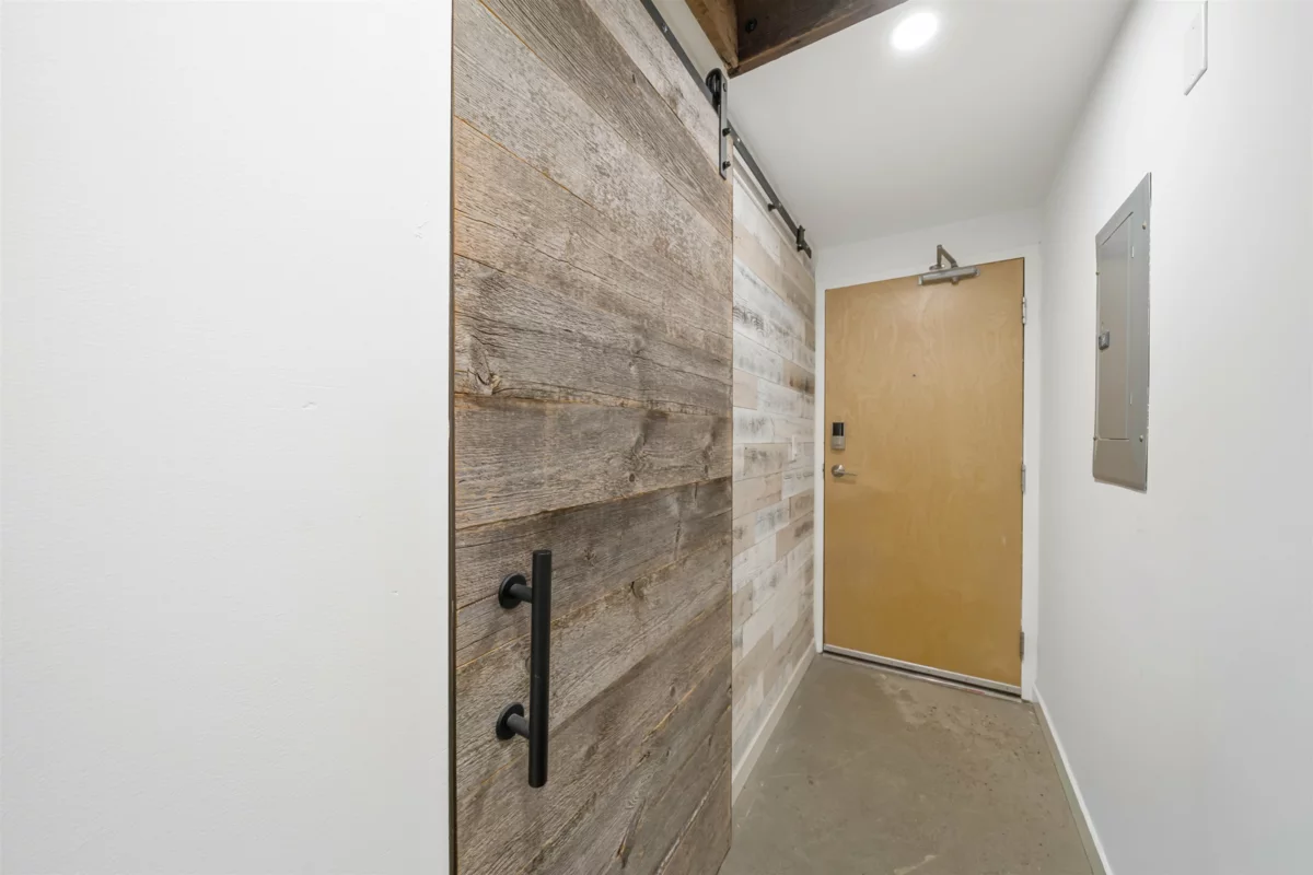 Guest Bathroom Photo of 1012 933 Seymour Street, Vancouver, BC