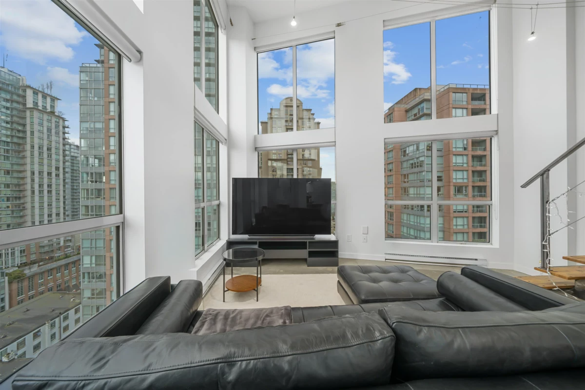 Powder Room Photo of 1012 933 Seymour Street, Vancouver, BC