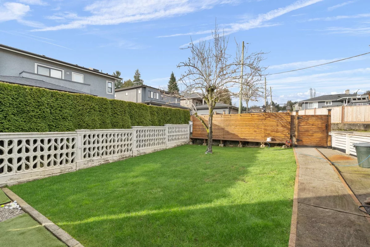 Garden / Landscaping Photo of 5307 Springdale Court, Burnaby, BC