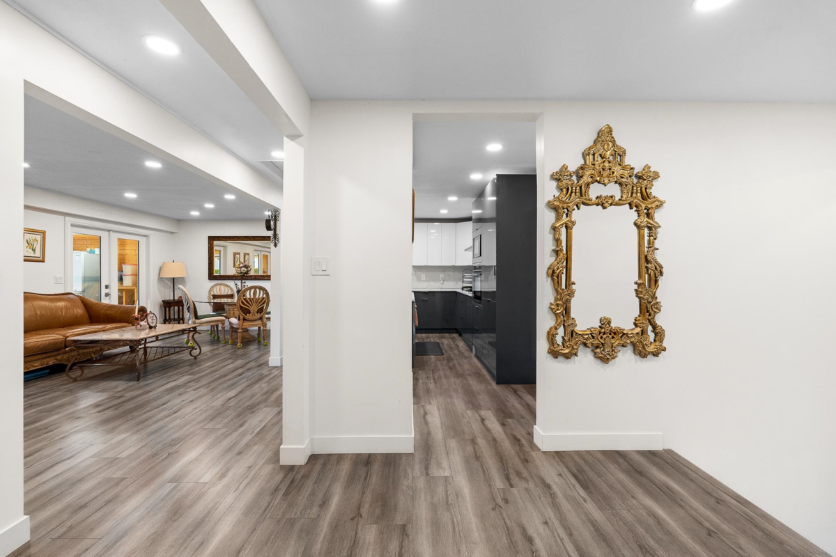 Kitchen Island Photo of 5307 Springdale Court, Burnaby, BC