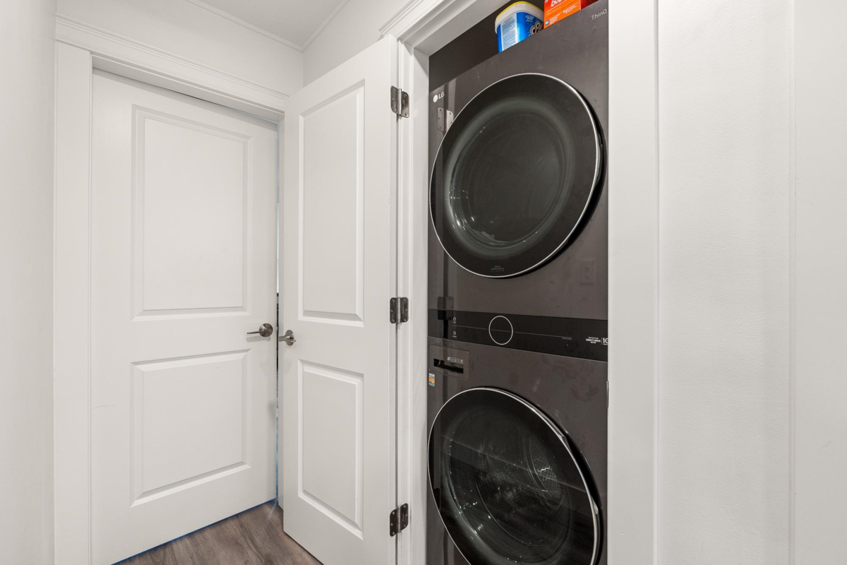 Mudroom Photo of 5307 Springdale Court, Burnaby, BC