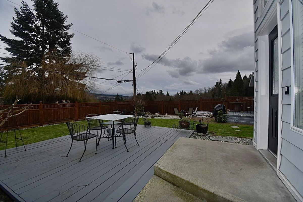 Dining Area Photo of 6135 Fairway Avenue, Sechelt, BC