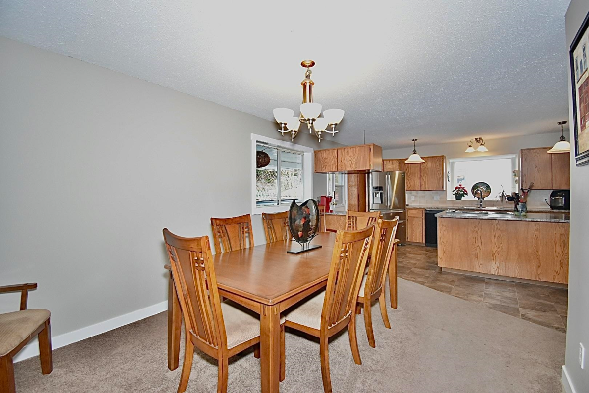 Guest Bathroom Photo of 6135 Fairway Avenue, Sechelt, BC