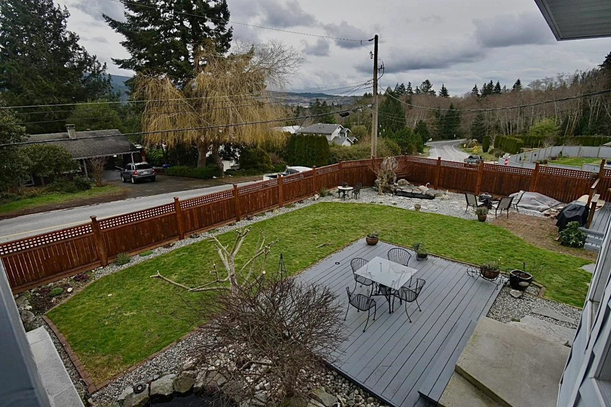 Living Room Photo of 6135 Fairway Avenue, Sechelt, BC
