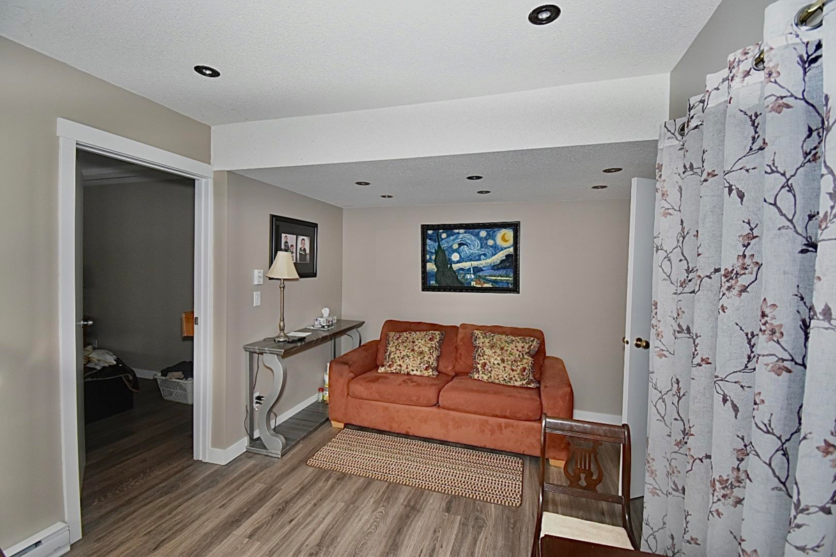 Pantry Photo of 6135 Fairway Avenue, Sechelt, BC