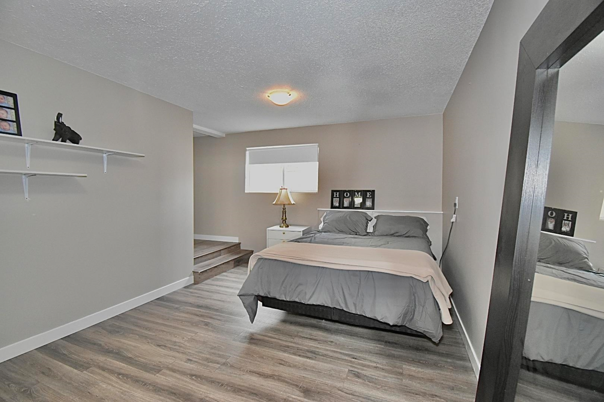 Primary Bathroom Photo of 6135 Fairway Avenue, Sechelt, BC