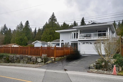 Front exterior of 6135 Fairway Avenue, Sechelt, BC