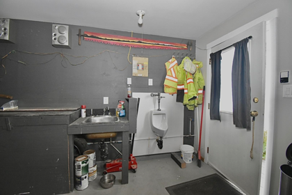 Hot Tub / Spa Photo of 6135 Fairway Avenue, Sechelt, BC