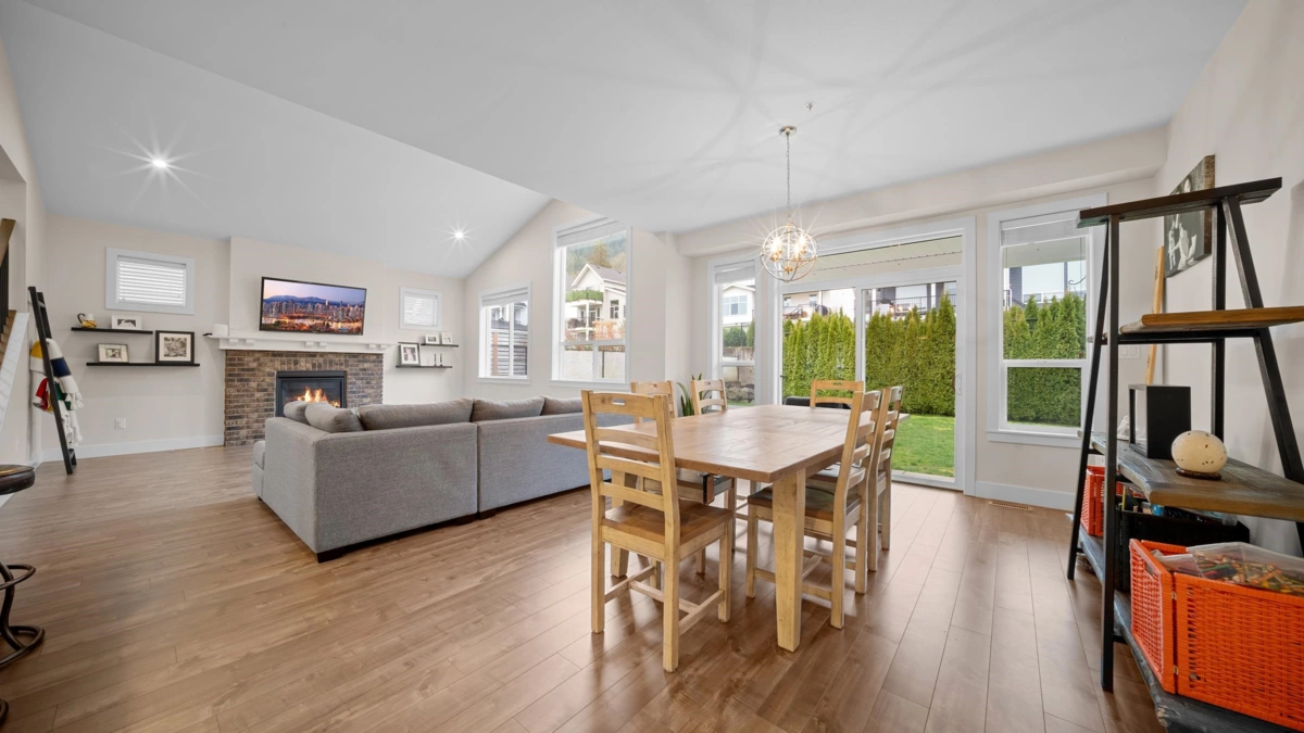 Dining Area Photo of 50300 Kensington Drive, Chilliwack, BC