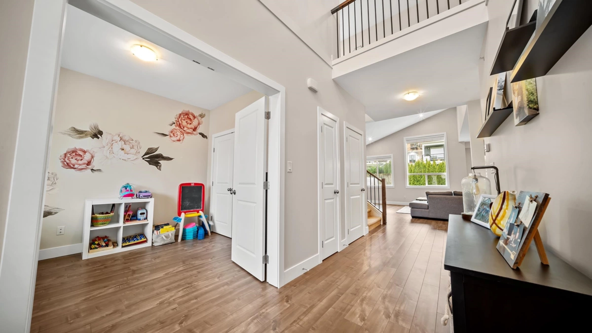 Front Yard Photo of 50300 Kensington Drive, Chilliwack, BC