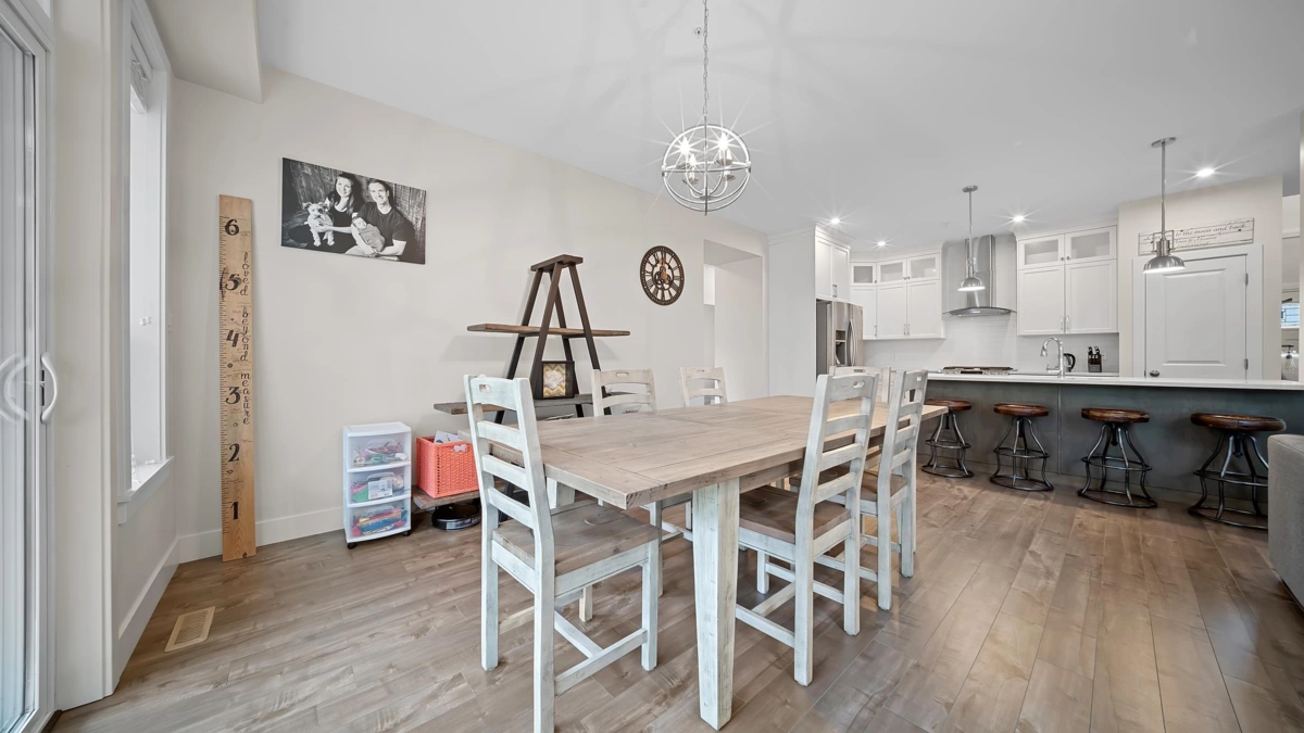 Hot Tub / Spa Photo of 50300 Kensington Drive, Chilliwack, BC