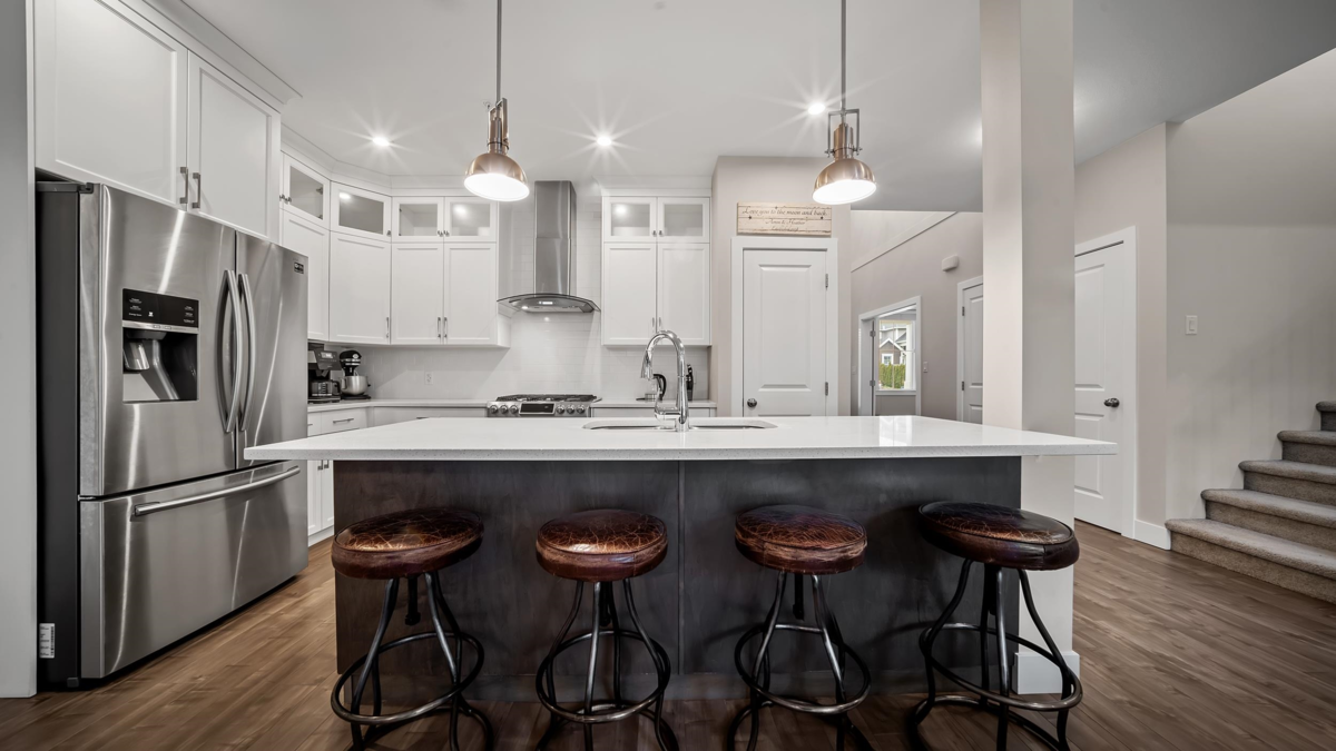 Kitchen Island Photo of 50300 Kensington Drive, Chilliwack, BC