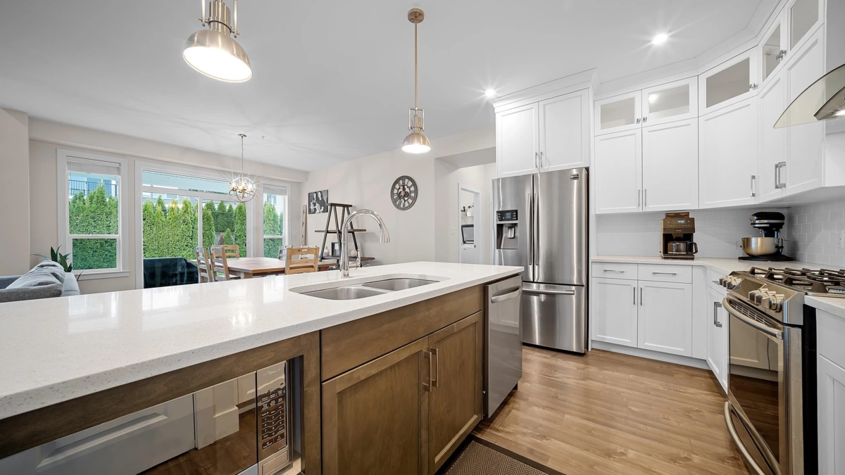 Living Room Photo of 50300 Kensington Drive, Chilliwack, BC